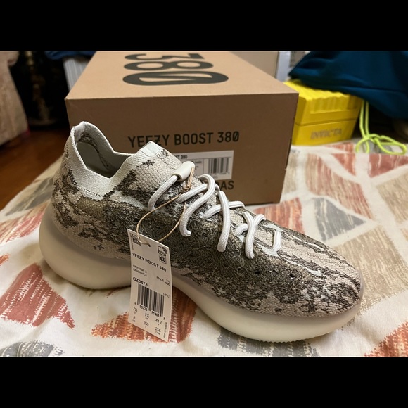 yeezy boost 380 pyrite
